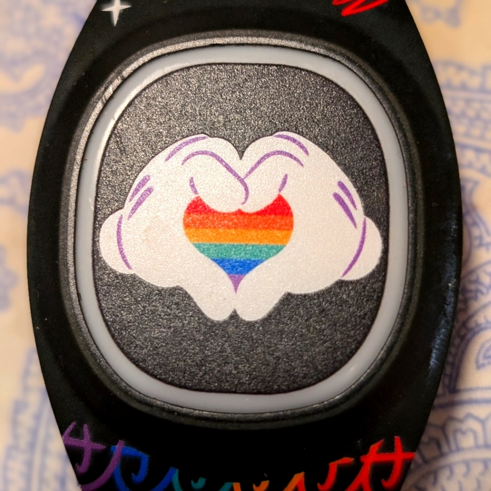 Disney MagicBand+ Mickey and Minnie Mouse PRIDE Collection 2023